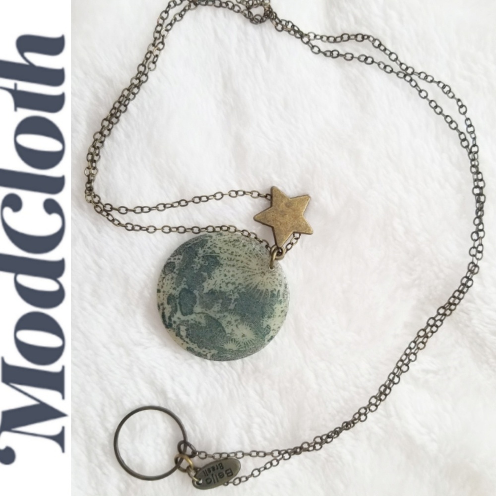 Modcloth Moon and Star Necklace Beijo Brasil